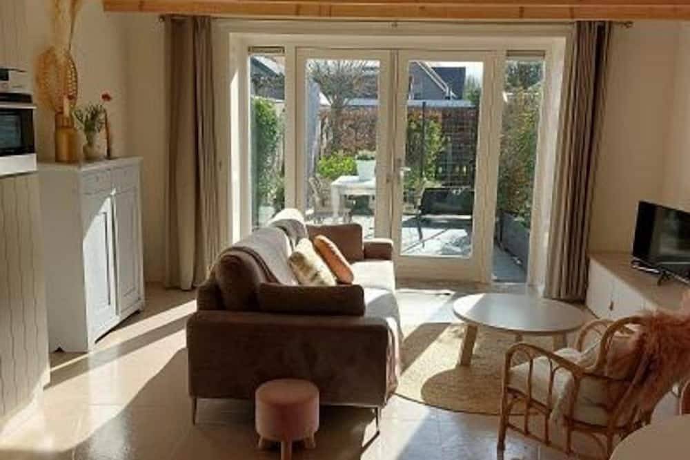 Modern en smaakvol ingericht vakantiehuis voor 4 personen, gratis Wifi, ideale uitvalsbasis voor vele uitstapjes in de omgeving in Nederlandse Noordzeekust