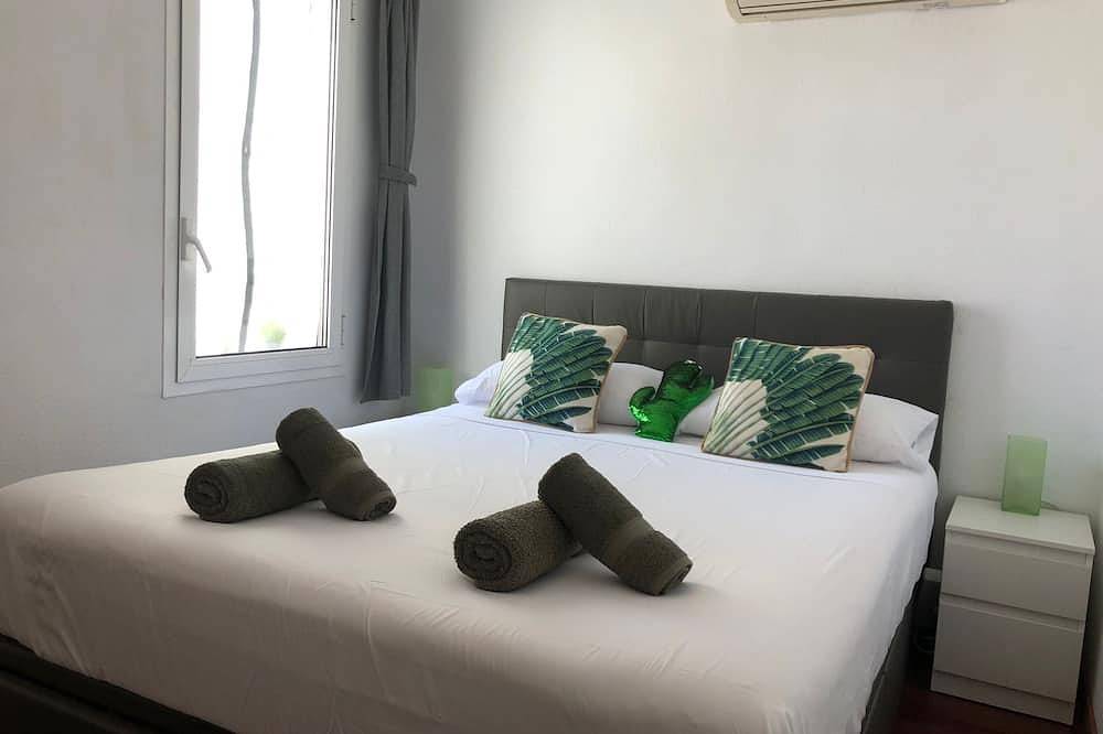 Entire apartment, Casa Pippa Penthouse Apartment with stunning sea views and roof pool in Mojácar Pueblo, Mojácar