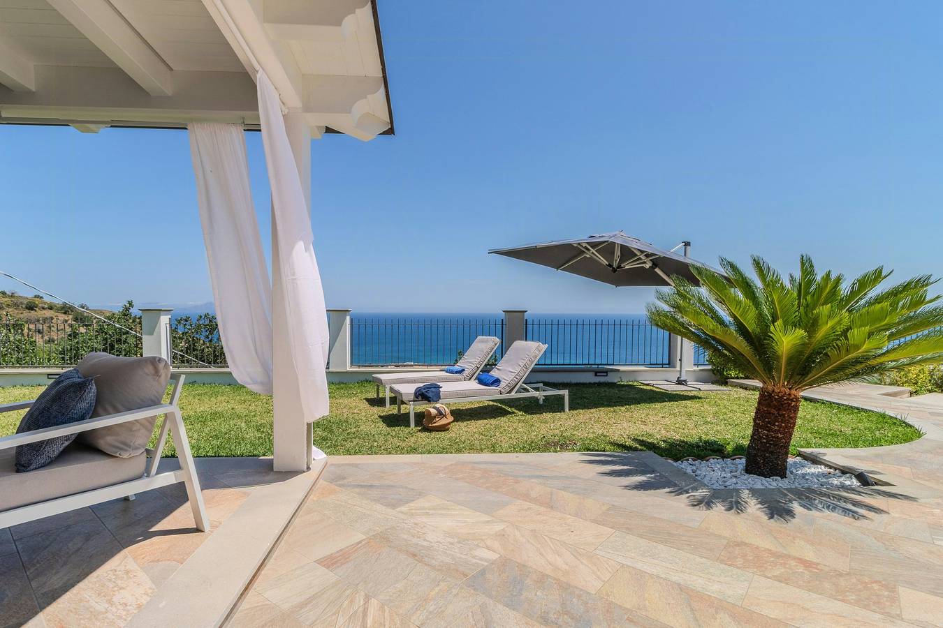 Villa con vistas panorámicas a las Islas Eolias en Gioiosa Marea in Gioiosa Marea, Provincia de Messina