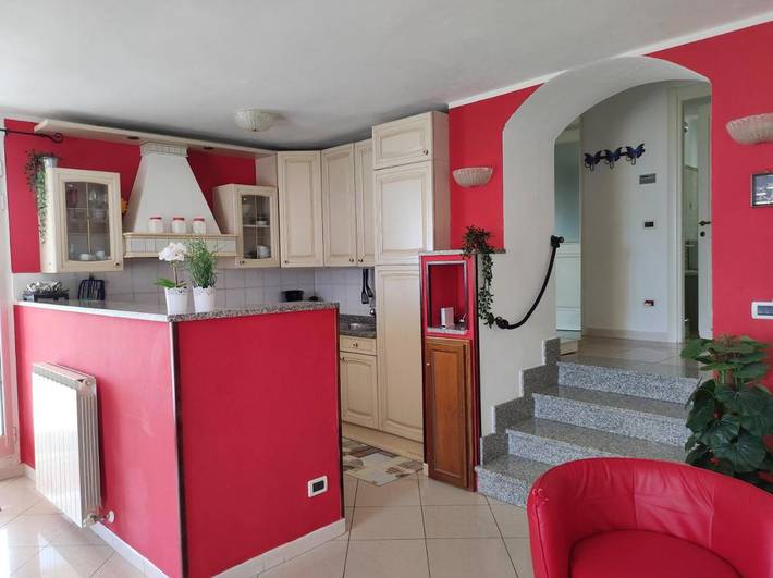 Villa pour 6 personnes, avec vue ainsi que jardin et piscine, animaux acceptés à Imperia - 4