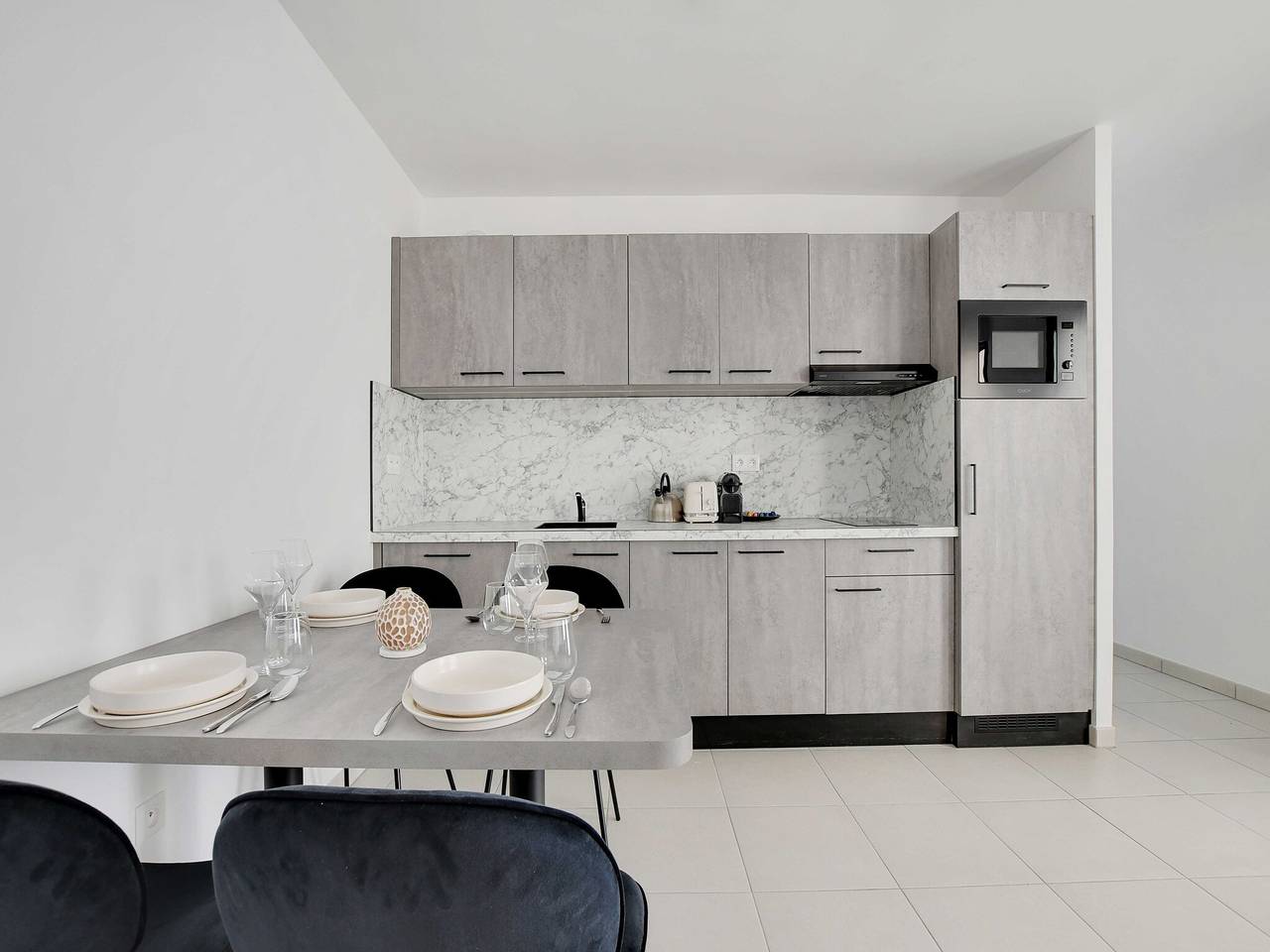 Appartement entier, Élégant 1-2Br Apt Proche Paris & La Défense in Suresnes, Hauts-de-Seine