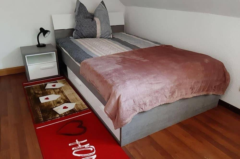 Ganze Wohnung, Am Schlosspark in Gehren, Thüringer Kernland