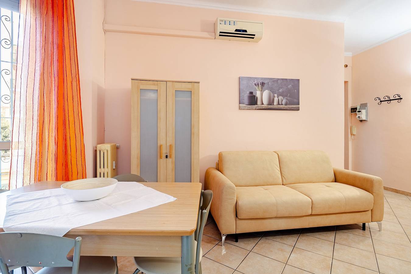 Entire apartment, Apartment 'The Moonlight' with Balcony, Wi-Fi and Air Conditioning in Turin, Turin Province