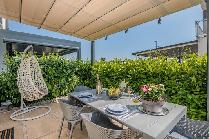 Ferienhaus für 6 Personen, mit Balkon und Garten, kinderfreundlich in Novigrad