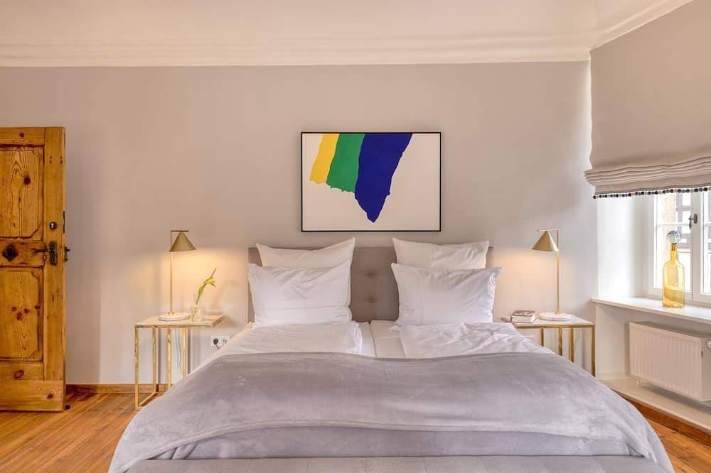 Ganze Wohnung, Ferienwohnung Dekanshaus im Schloss Eyrichshof (63qm) mit zwei Doppelzimmer in Ebern, Landkreis Haßberge