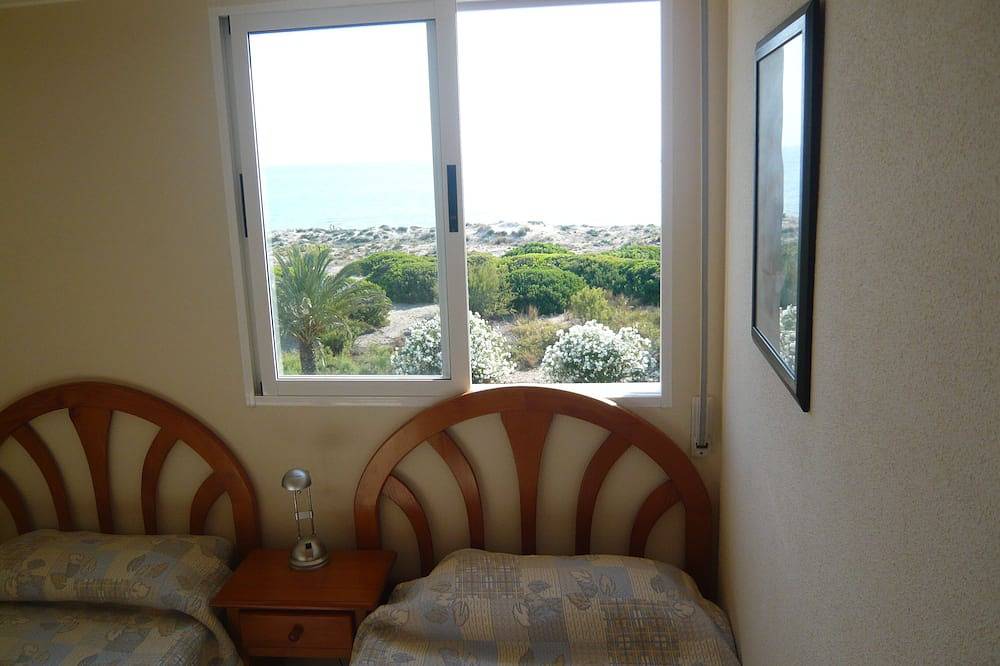 Apartamento entero, Apartamento con fantásticas vistas al mar en la playa de dunas. in Piles, Costa de Valencia