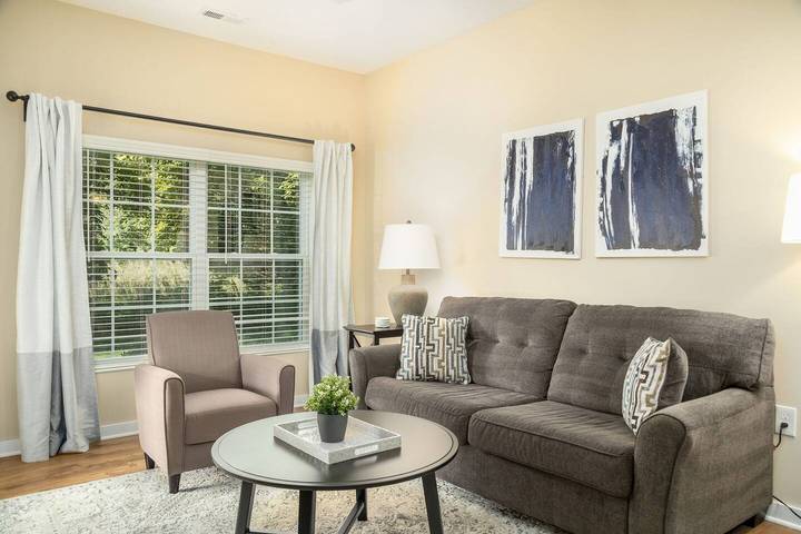 Vacation rental for 2 people, with terrace and pool in Columbus
