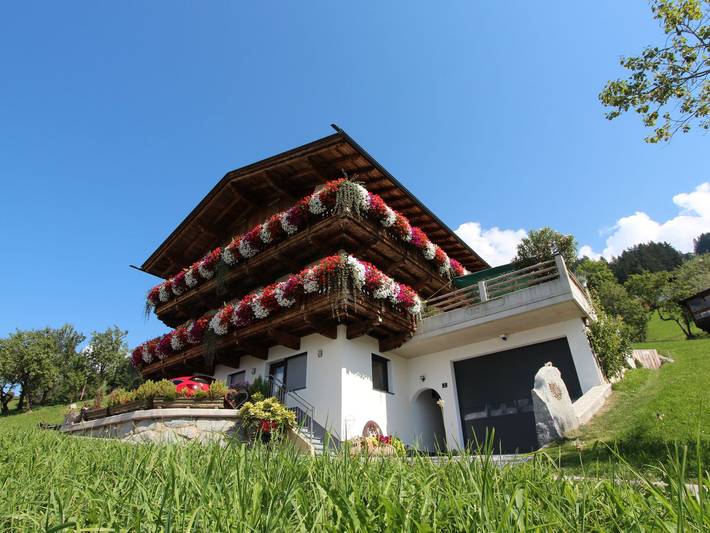 Vakantiewoning voor 6 personen, with Terras and Tuin as well as Uitzicht in Aschau im Zillertal