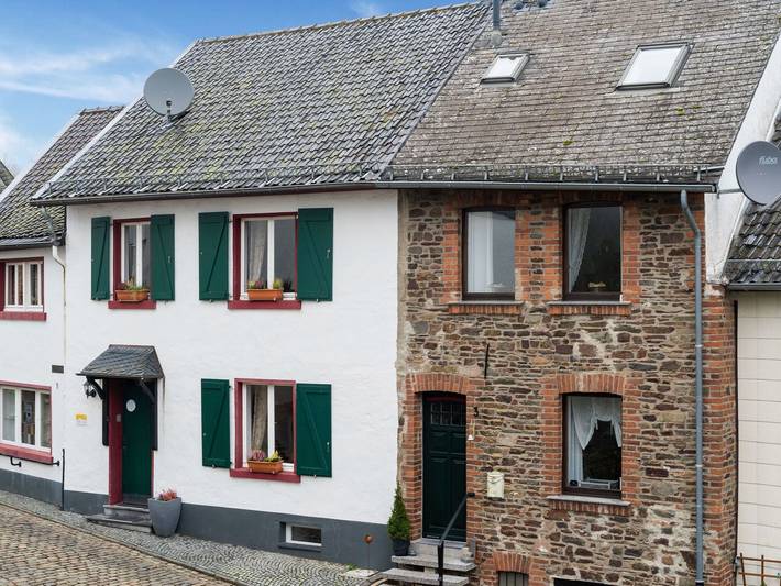 Ferienwohnung für 2 Personen, mit Terrasse und Garten sowie Sauna und Ausblick in Hellenthal