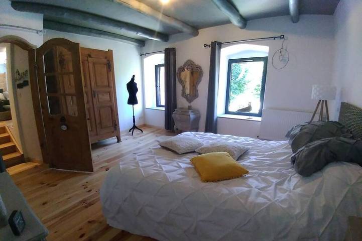 Location de vacances pour 6 personnes, avec Terrasse et Jardin à Lantriac - 2