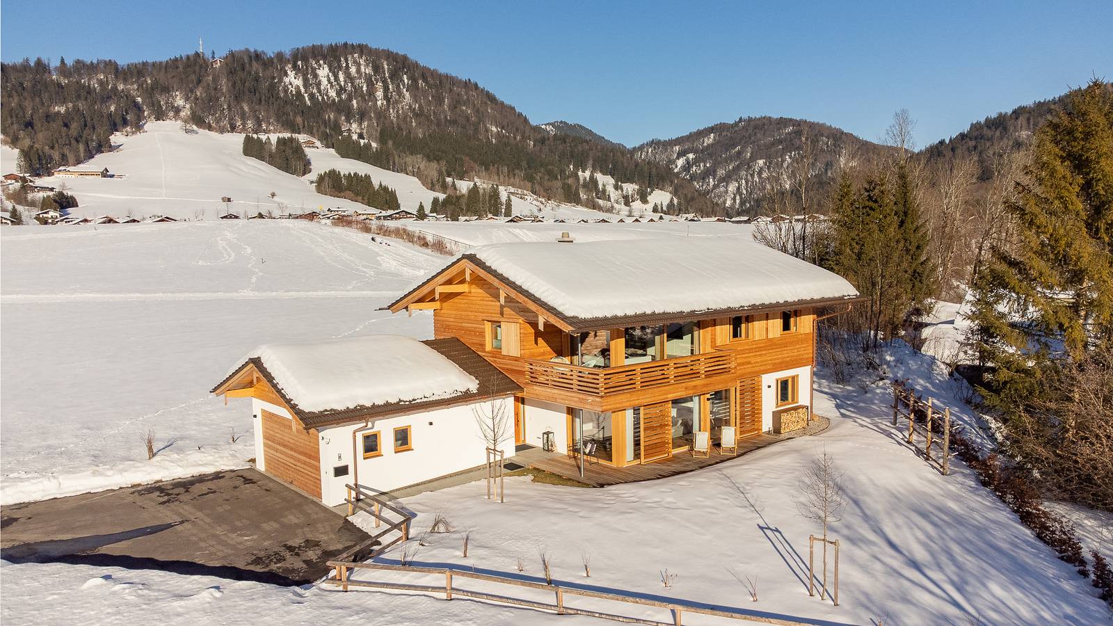 Chalet im Winkl - Chalet im Winkl, ca 200qm mit Balkon und Terrasse, für bis zu 7 Personen in Reit im Winkl, Bayerische Alpen