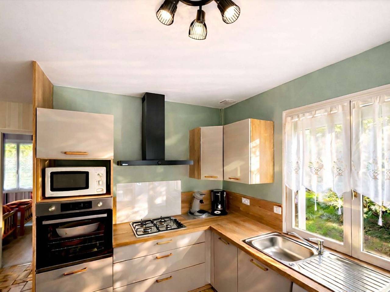 Maison 2** avec Jardin, Terrasse et Parking Privé à 800m de la Plage de Trestraou, Perros-Guirec in Perros-Guirec, Côte de Granit Rose