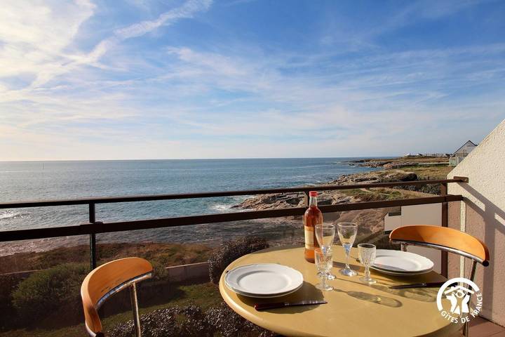 Gîte pour 2 personnes, avec terrasse et piscine