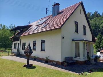 Gîte pour 2 personnes, avec jardin à Lemberg