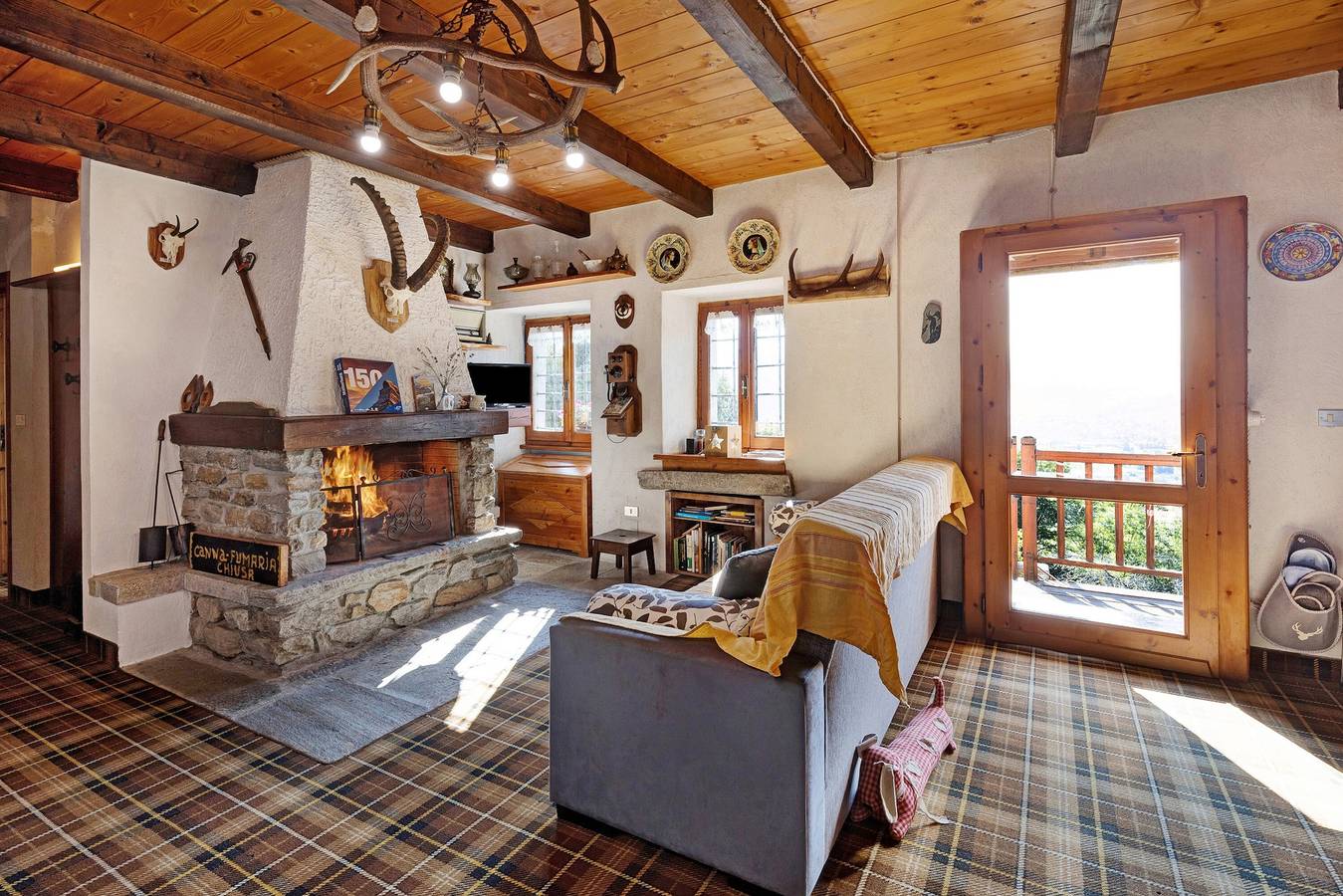 Casa Alpinone : maison rustique indépendante à la campagne avec jardin et verger privés. in Crevoladossola, Alpes lépontins