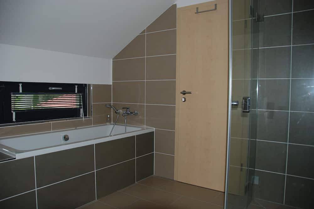 Modernes Ferienhaus im Berliner Umland 100 m zum Wandlitz- und Liepnitzsee in Wandlitz, Naturpark Barnim