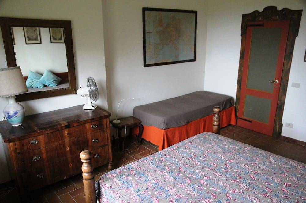 Villa Panorama, in the Conero Park rustic dwelling with stunning views in Sirolo, Riviera del Conero