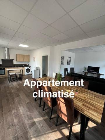 Gîte pour 6 personnes, avec jardin à Diou