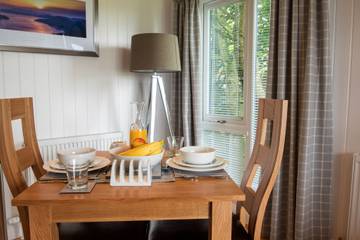 Chalet for 2 People in Lowlands, Renfrewshire, Photo 4
