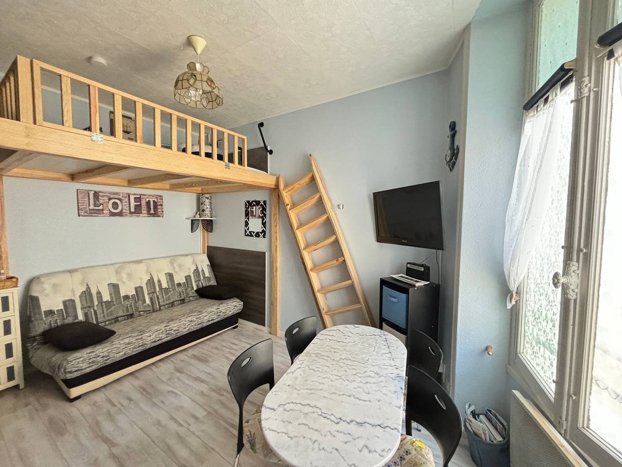 Entire studio, Studio Steps from Beach and Center, Sleeps 4 in Les Sables-d'Olonne, Vendée