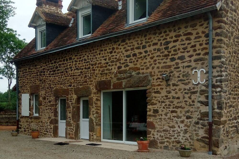 Maison de campagne avec batisse independante in Ségrie, Sarthe