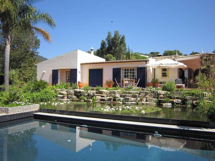 Location de vacances pour 8 personnes, avec Terrasse ainsi que Jardin et Piscine à Monchique