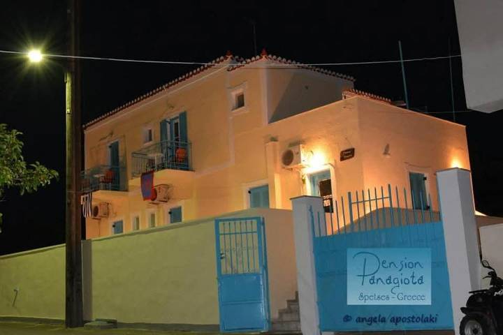 Hôtel pour 3 personnes, avec terrasse ainsi que vue et jardin