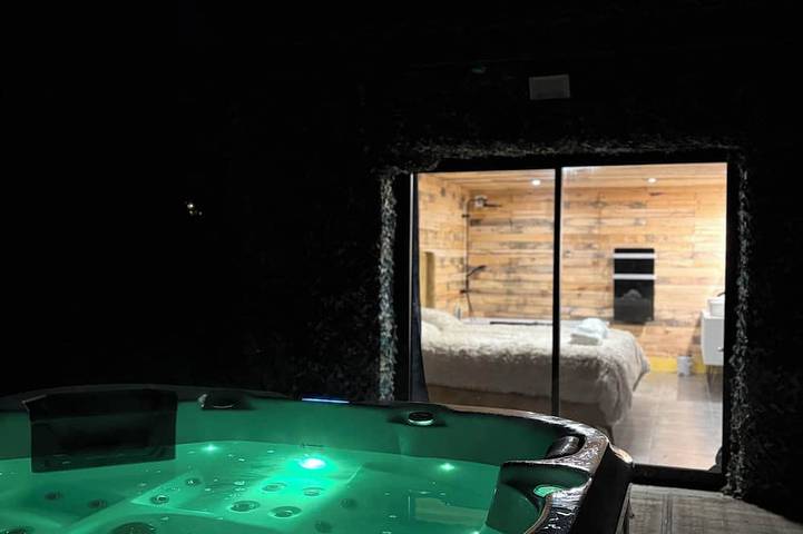 Cabane and Spa in Agde, Côte méditerranéenne (France)