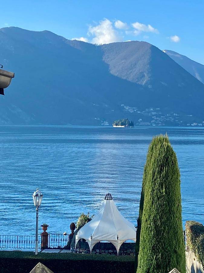 Ferienwohnung für 5 Personen, mit Balkon und Terrasse sowie Seeblick und Ausblick in Sulzano