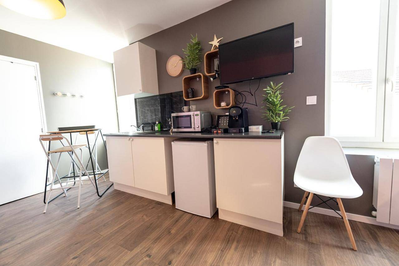 Appartement entier, Kasa Lounge - Climatisation - Au calme in Rive-de-Gier, Parc Naturel Régional du Pilat