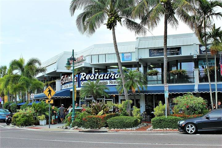 Vacation rental for 2 people, with terrace and pool as well as yard in Lido Key