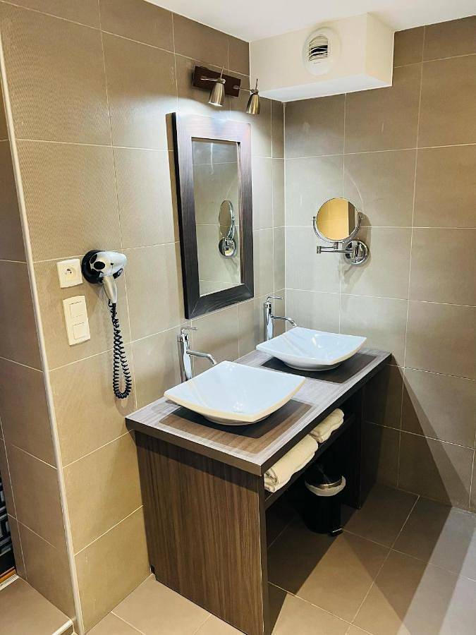 Double Room with Balcony in Bagnols-sur-Cèze, Région de Nîmes