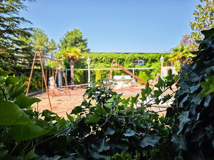 Chalet para 25 personas, con vistas y piscina además de sauna y jardín, Se admiten mascotas en Provincia de Barcelona - 2