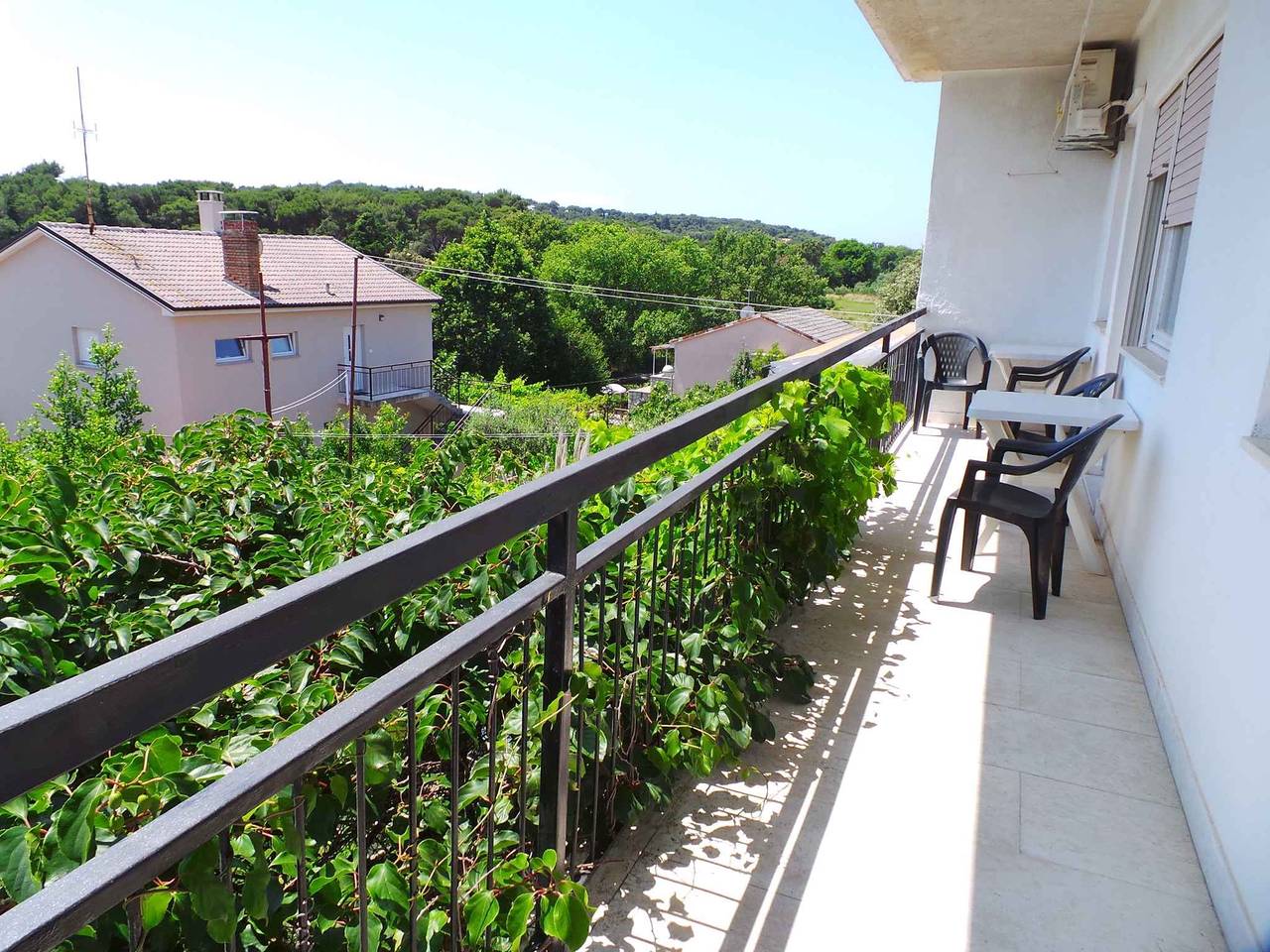 Ferienhaus mit gemütlicher Terrasse gleich in Strandnähe  in Banjole, Südküste Istrien