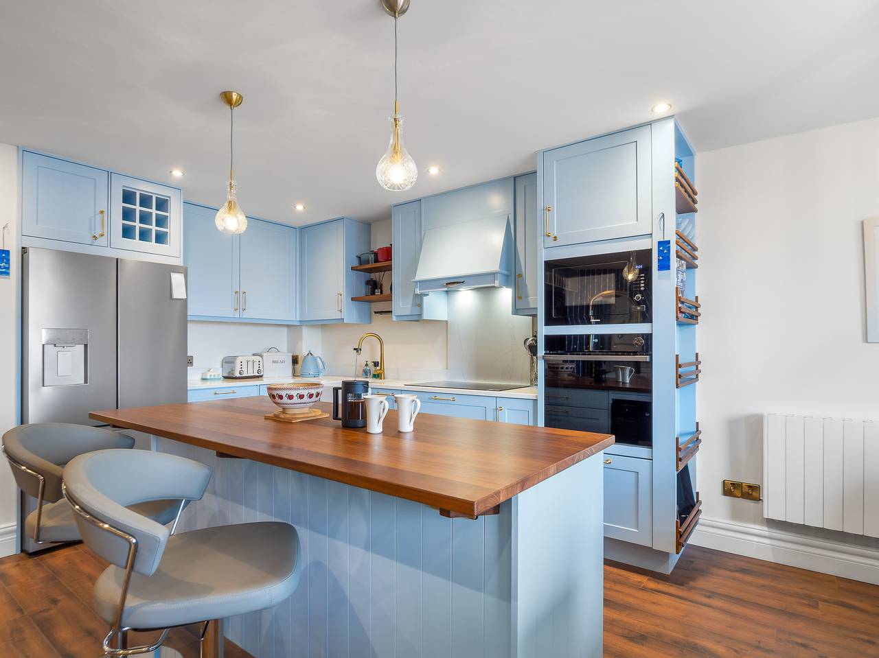 Entire apartment, 2 Harbour View Village home in Roundstone, Connemara