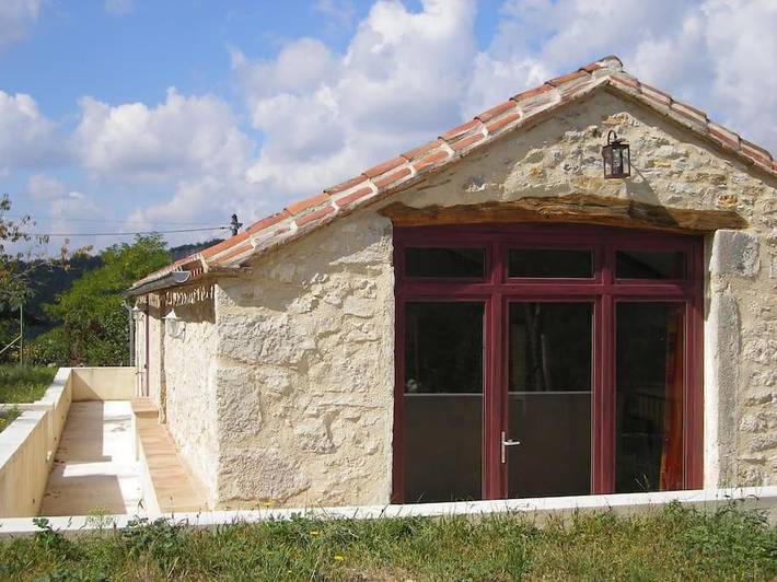 Location de vacances pour 4 personnes, avec terrasse et piscine ainsi que jardin et vue à Arcambal - 3
