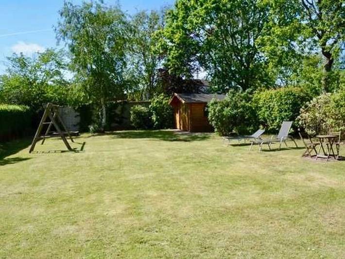 Ferienhaus für 7 Personen, mit Terrasse und Garten in Utersum - 2