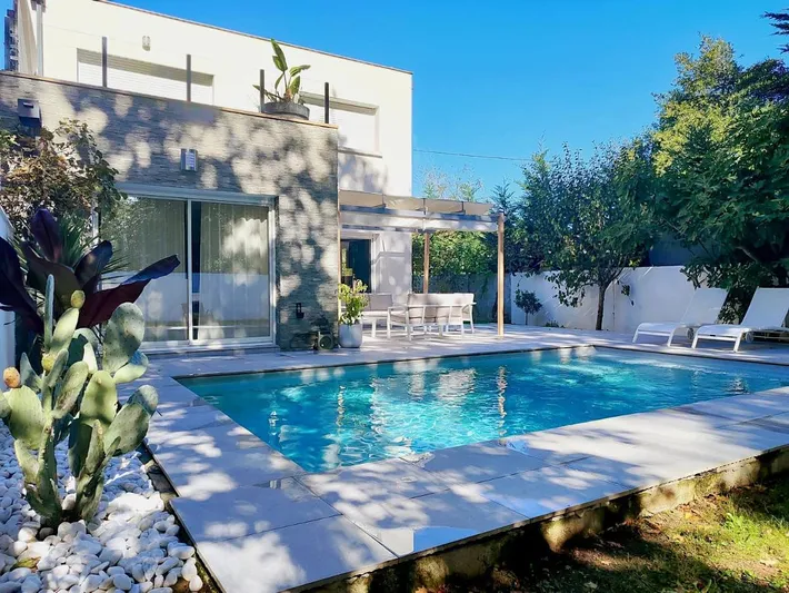 Villa für 11 Personen, mit Garten und Ausblick sowie Pool - 1