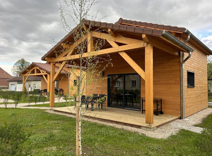 Chalet pour 6 personnes, avec terrasse et jardin dans le Jura - 2