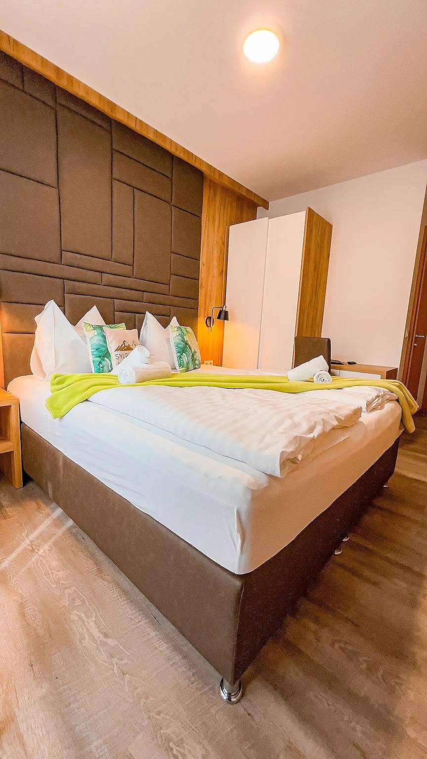 Zimmer 'Sylpaulerhof-Dz Deluxe 82' mit Bergblick und Wi-Fi in Sankt Michael im Lungau, Bundesland Salzburg