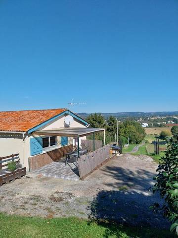 Gîte pour 6 personnes, avec vue ainsi que jardin et balcon à Sainte-Livrade-sur-Lot