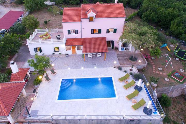 Ferienhaus für 10 Personen, mit Garten und Whirlpool, mit Haustier - 1