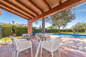 Villa in Crestatx, Sa Pobla für 6 
