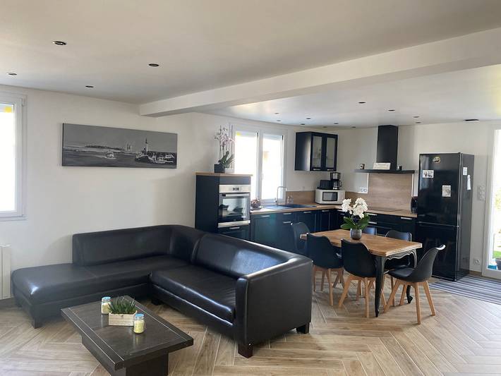 Gîte pour 6 personnes, avec terrasse et jardin dans Port de Saint-Vaast la Hougue - 2