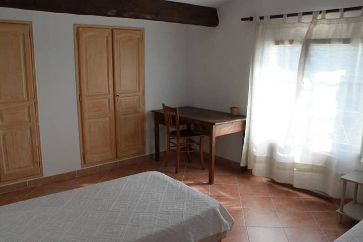 Location de vacances pour 4 personnes, avec jardin à Nans-les-Pins - 2