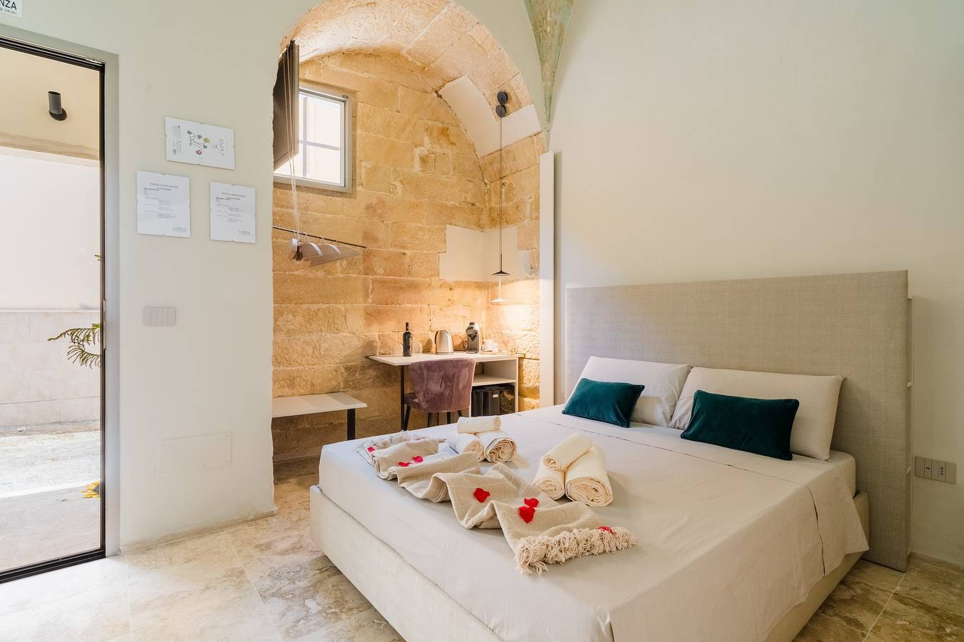 Appartamento 'Luxury Rooms - Elisa' con Wi-Fi e aria condizionata in Alezio, Golfo di Taranto