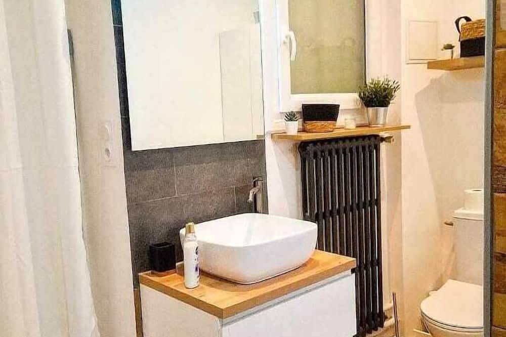 Apartamento entero, Charming T2 Equipped, 1min Walk To Beaches in Tolón, Region de Toulon