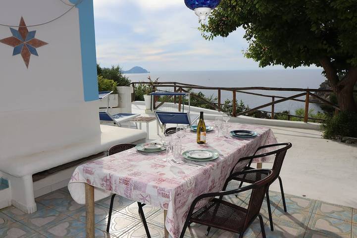 Housevictoria Boutique terrace, swimming pool,panorama in Ponza, Latium
