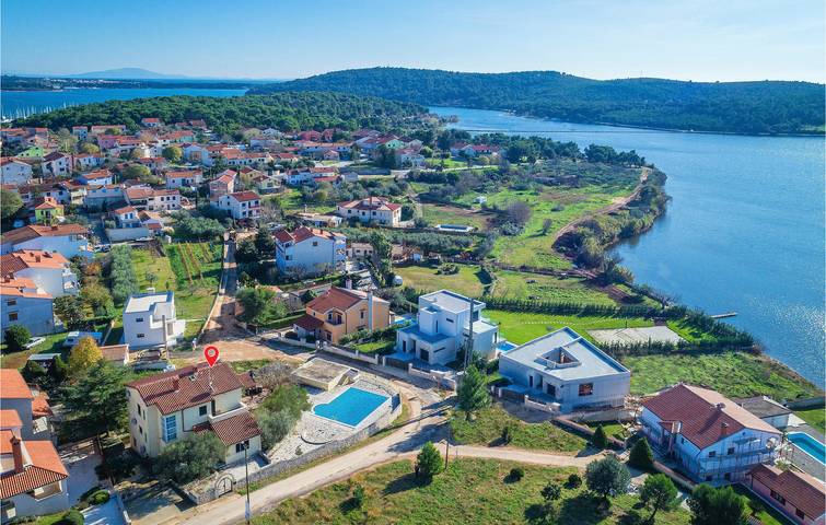 Ferienhaus für 15 Personen, mit Terrasse in Medulin - 2