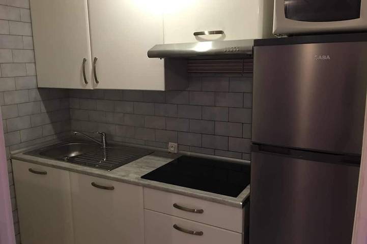 Appartement entier, Studio au Rdc de plein pied en face des thermes in Néris-les-Bains, Région de Montluçon